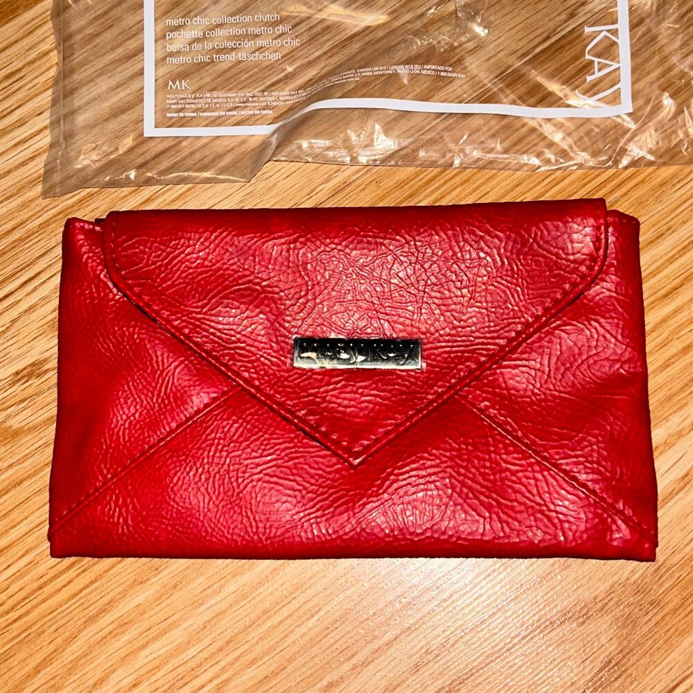 New Mary Kay Metro Chic Collection Clutch Burgundy Vegan Pebbled Leather